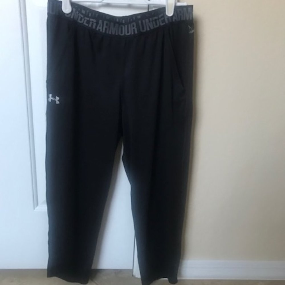Under Armour Black Loose Capris